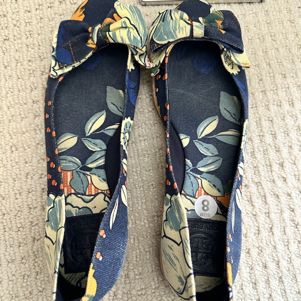 Tory Burch Navy Floral Bow Espadrille Flats - Picture 2 of 5